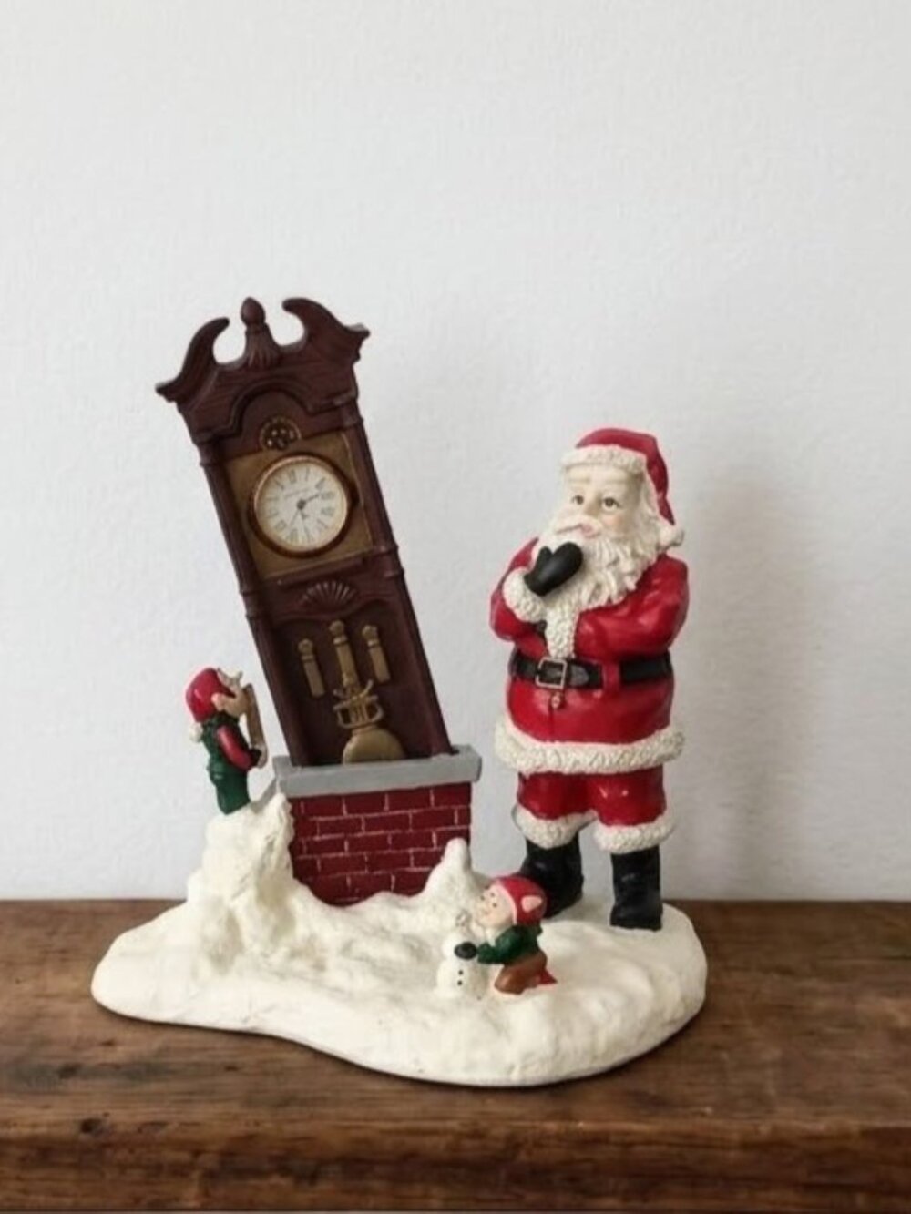 Howard Miller Christmas Figurine Up On The House Top Grandfather Clock Santa Vtg
